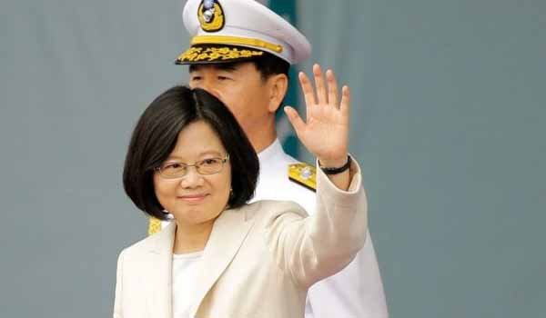 Taiwan&#039;s first female leader sworn in