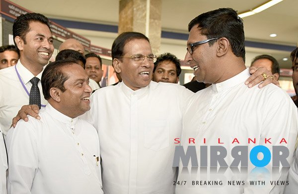 President makes Devapriya-Warnasinghe friends again (pictures)