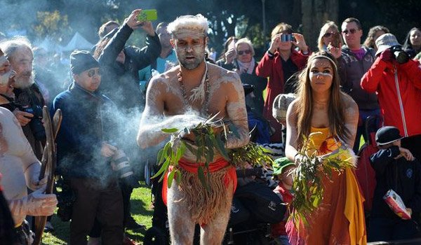 Calls for Australian constitution racist clauses to go