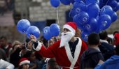 Christmas eve pilgrims gather in Bethlehem
