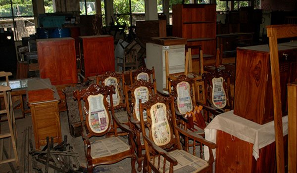 Port carpentry workshop makes furniture for personal use