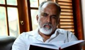 ‘Sath Pathini’ director gives tabs to Rupavahini staffers