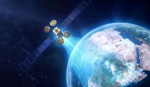 Facebook plans satellite ‘in 2016&#039;