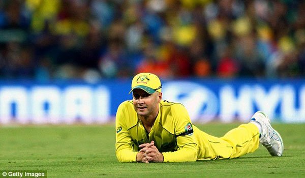 Michael Clarke announces retirement