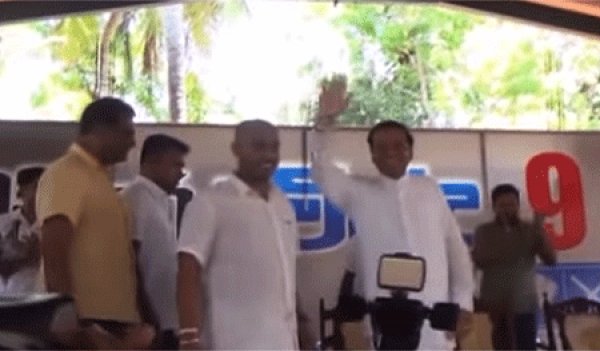 President appears on Duminda&#039;s stage (Video)