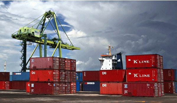 49 Karunka containers at port