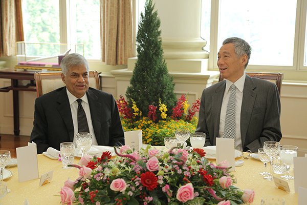 SL Prime Minister meets Singaporean Prime Minister