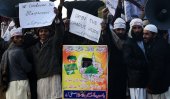 Pakistani protesters call to hang Charlie Hebdo cartoonists