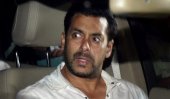 Bollywood stars visit convicted Khan