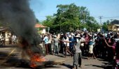 Embilipitiya residents protest against Police
