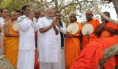 Modi offers prayer at Mahabodhi tree in Anuradhapura