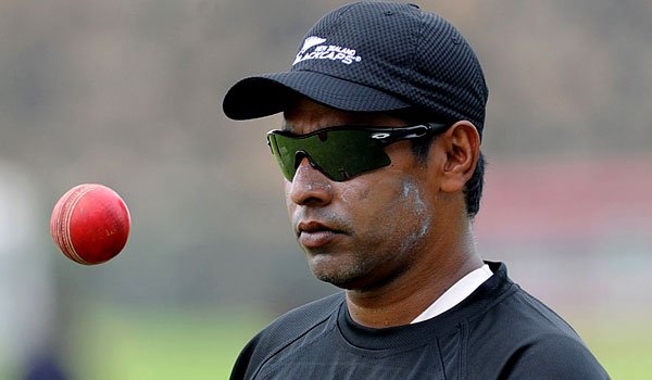 Vaas to leave after World Cup