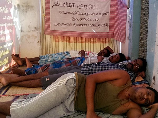 5 Lankans stage fast at TN camp