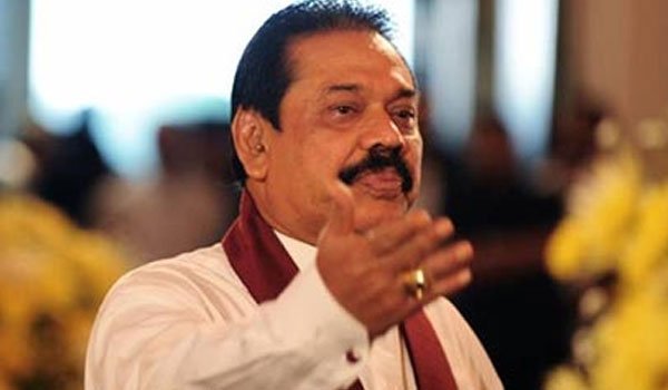 Mahinda takes oaths as MP
