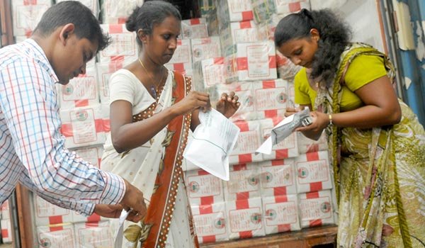 9 containers of dirty-tea nabbed (video)