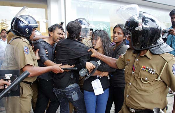 39 students arrested in demo