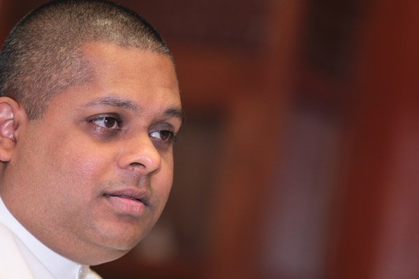 Sajin to contest on his own