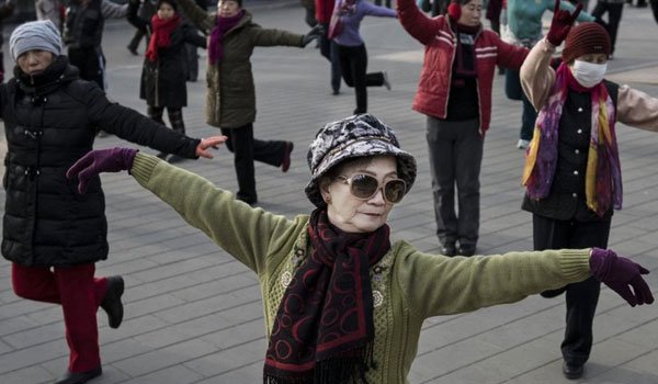 Chinese &#039;dancing grannies&#039; join anti-drugs fight