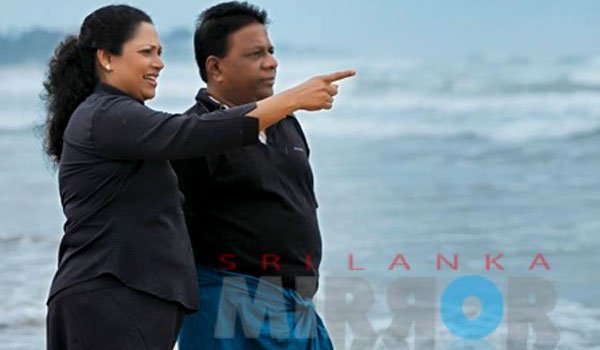 Dullas goes on beach outing with Pradeepa