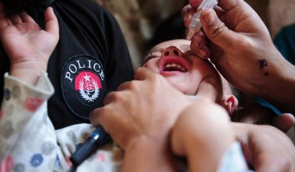 Deadly blast near Pakistan polio centre