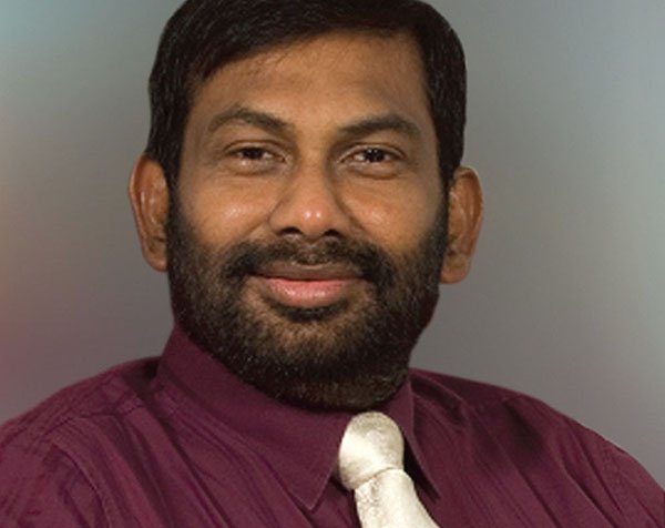 Daya Gamage leads in Digamadulla