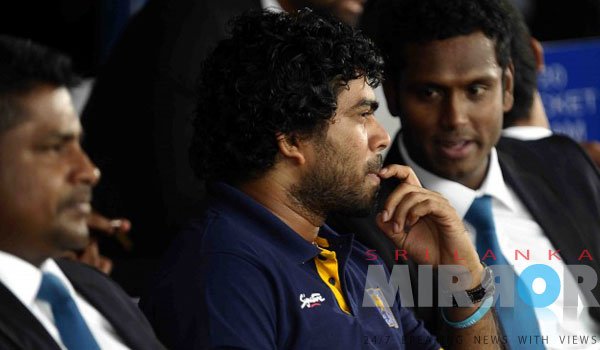 Malinga wears T-shirt, ridicules tradition!