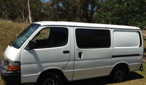 Van hits Duminda&#039;s supporters ; 1 dead