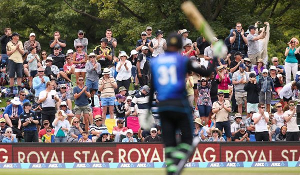 Guptill 93* off 30 annihilates Sri Lanka