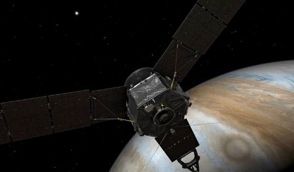 Nasa probe arrives in Jupiter orbit