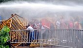 Police fire tear gas at unemployed graduates&#039; protest