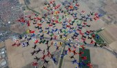 World&#039;s largest sequential skydiving formation (video)