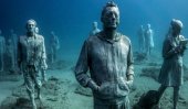 Underwater museum turns ocean floor into art gallery