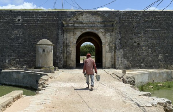 Sri Lanka&#039;s icon of colonial rule rises from the rubble
