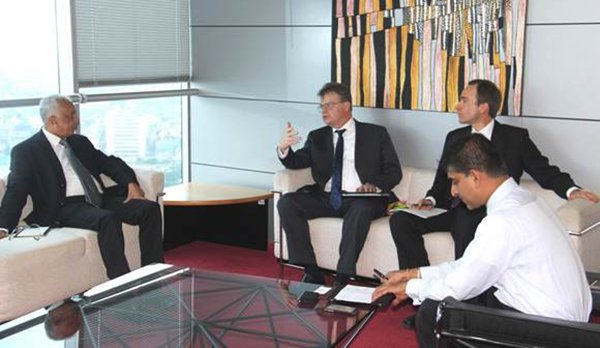 Key US trade official visits Sri Lanka