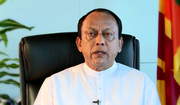 Lakshman talks of party traitors