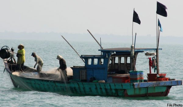 Hire lawyer to get back boats: TN