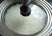 Simple cooking methods flush arsenic out of rice