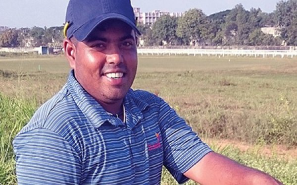 Lankan Golfer Mithun’s aid for flood victims