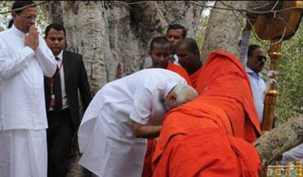 Narendra Modi pays homage at Jaya Sri Maha Bodhi