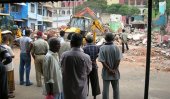 Protesters remove from Thotalanga bridge