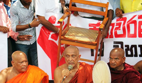 Sobitha Thero ends fast (Photos)