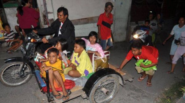 Indonesia earthquake off Sumatra measures 7.9
