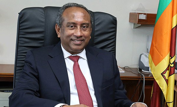 Minister pressurizes BoC chief because of paramour