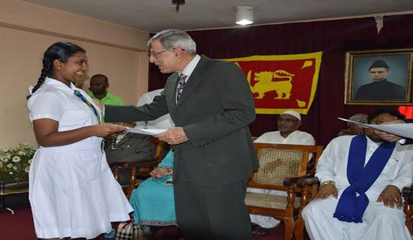 Pakistan invites scholarship applications from Sri Lanka