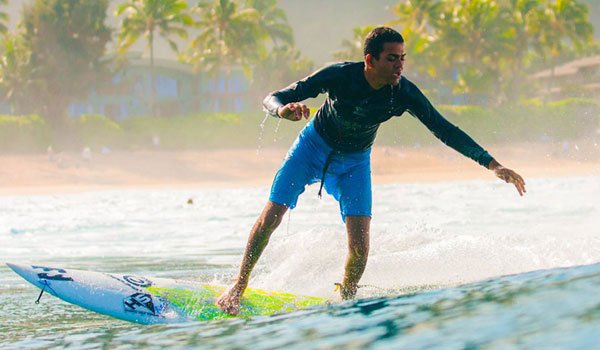 Blind guy becomes pro surfer (video)