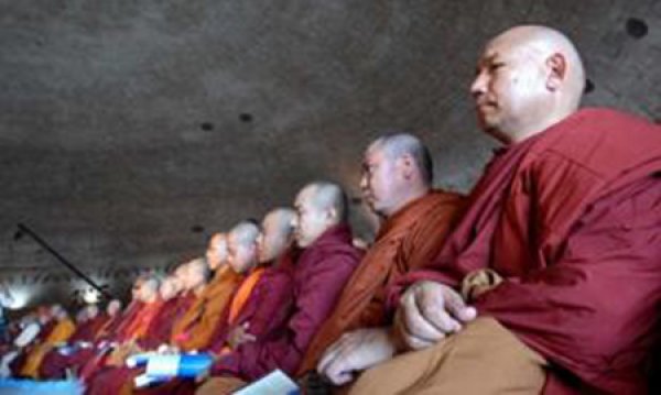 India may relax visa norms for 55k Sri Lankan monks