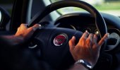 Hands-free use by drivers &#039;equally distracting&#039;