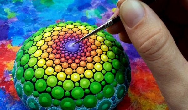 Breathtaking mandalas of ocean stones