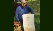 Australian politician visits only Jewish war grave in Sri Lanka