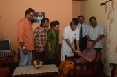 Artistes assist 2 ailing colleagues